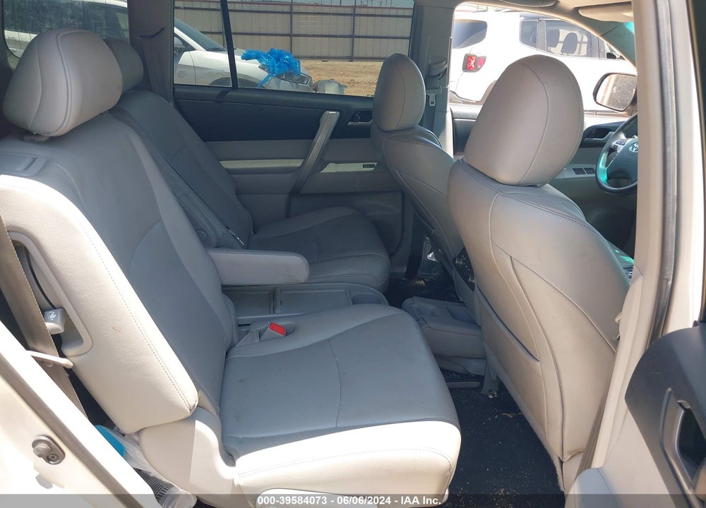 2013 TOYOTA HIGHLANDER SE V6 VIN: 5TDZK3EH1DS128669