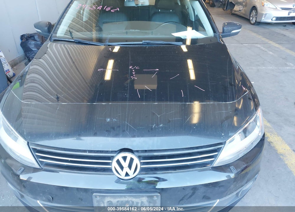 2011 VOLKSWAGEN JETTA 2.0L TDI VIN: 3VWLL7AJ8BM128892