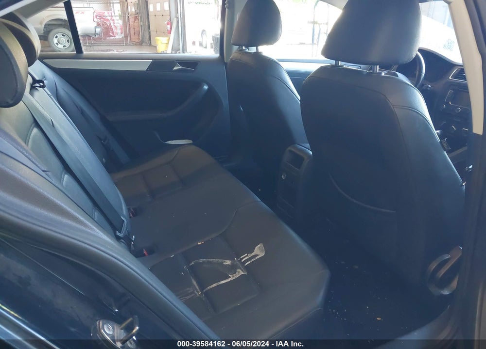 2011 VOLKSWAGEN JETTA 2.0L TDI VIN: 3VWLL7AJ8BM128892