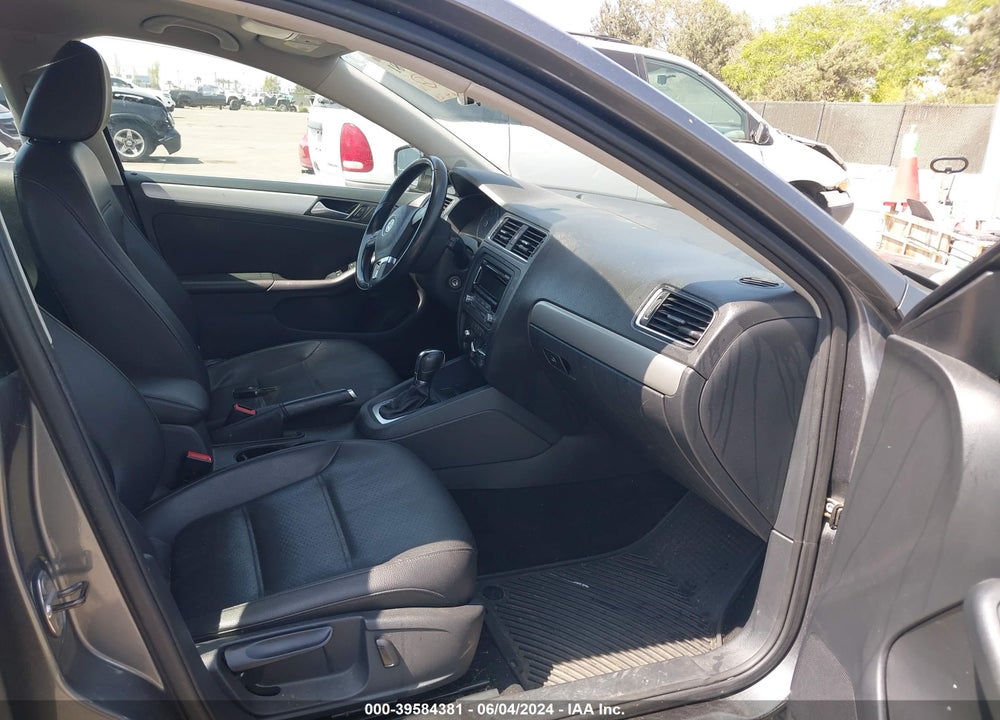 2014 VOLKSWAGEN JETTA 1.8T SE VIN: 3VWD17AJ6EM296691