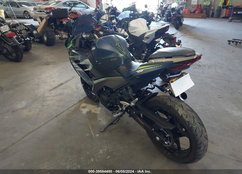 2022 KAWASAKI EX400 VIN: JKAEXKH14NDAF7630