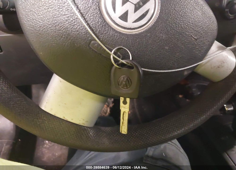 2006 VOLKSWAGEN NEW BEETLE 2.5 VIN: 3VWRW31CX6M400148