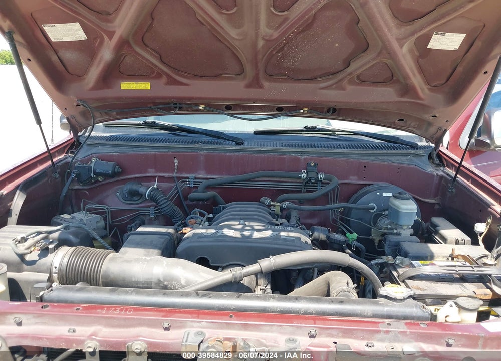 2005 TOYOTA TUNDRA SR5 V8 VIN: 5TBET34125S469816