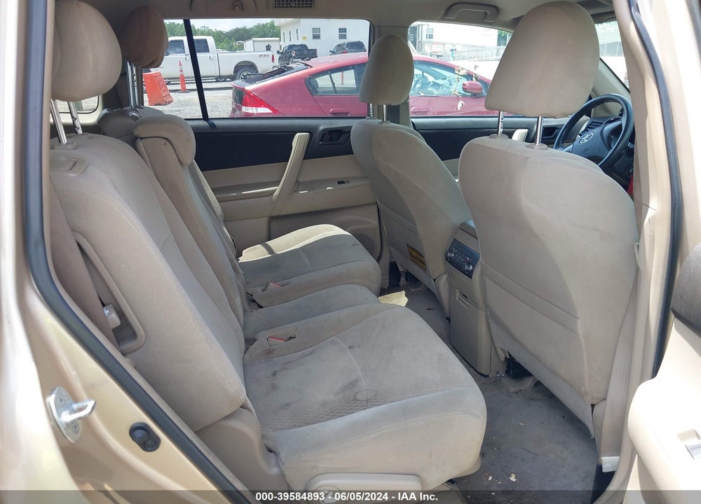 2010 TOYOTA HIGHLANDER BASE V6 VIN: 5TDBK3EH5AS032959