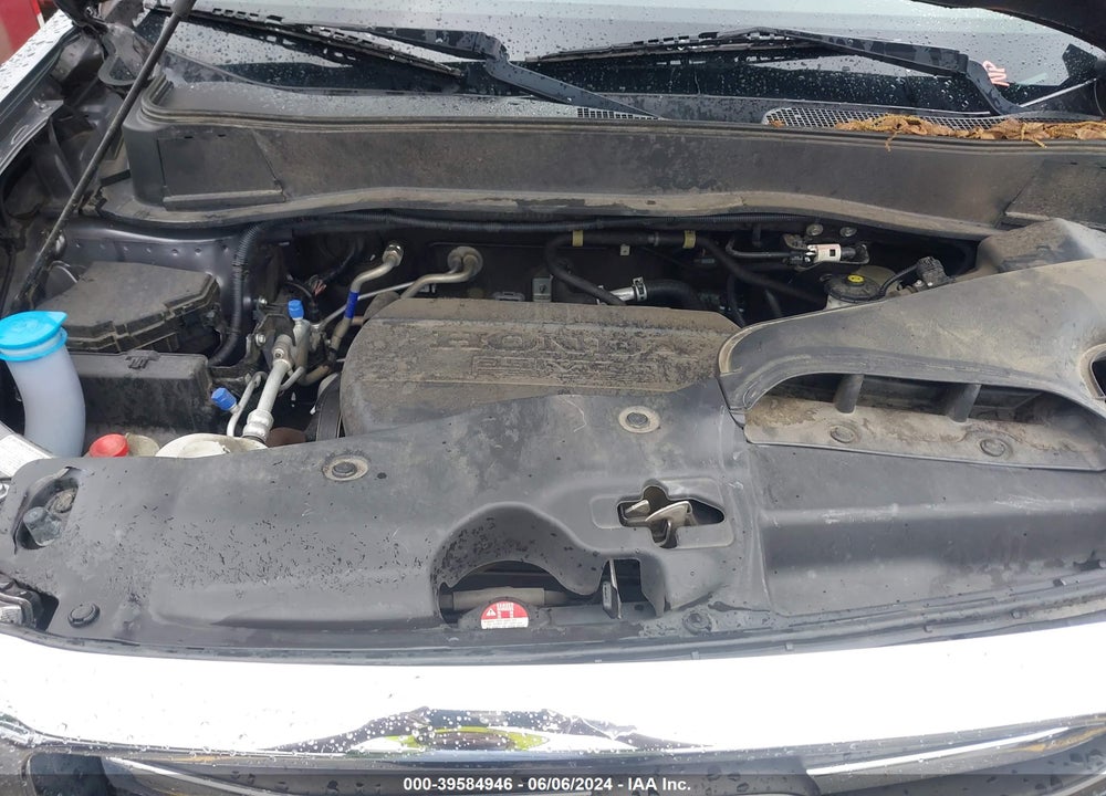 2015 HONDA PILOT SE VIN: 5FNYF3H33FB032582