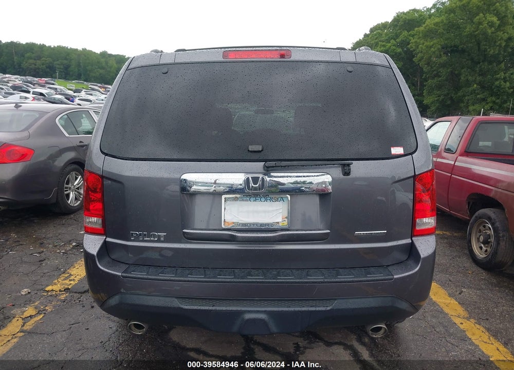 2015 HONDA PILOT SE VIN: 5FNYF3H33FB032582