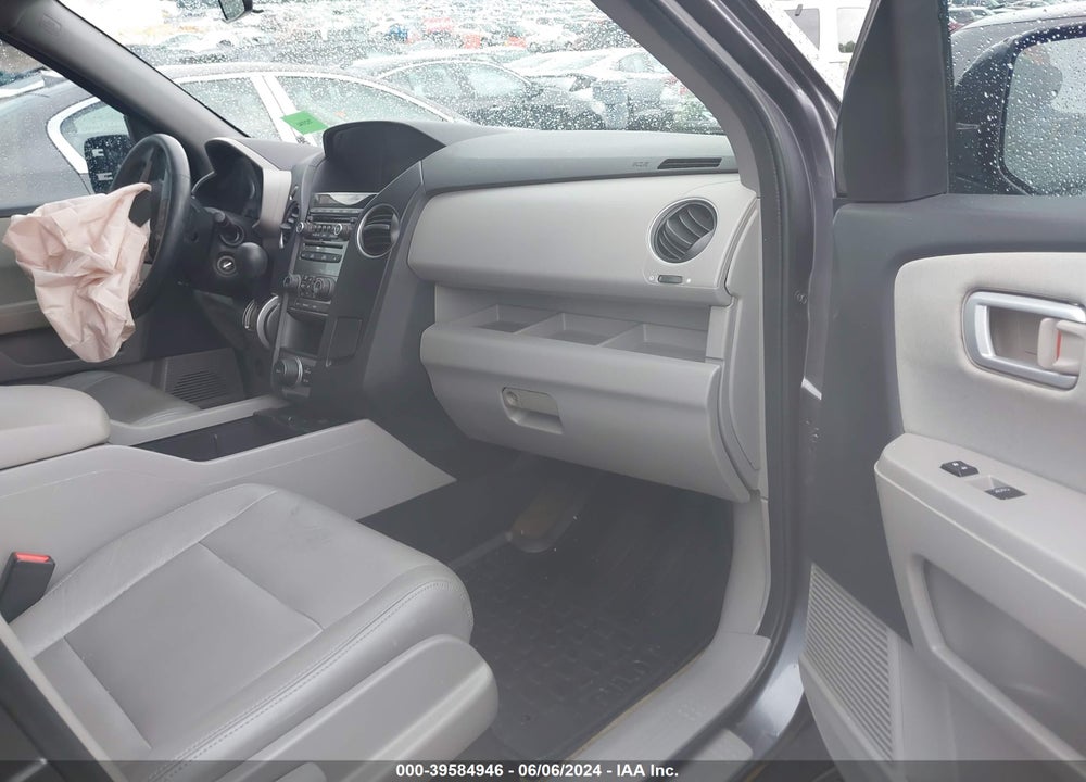 2015 HONDA PILOT SE VIN: 5FNYF3H33FB032582
