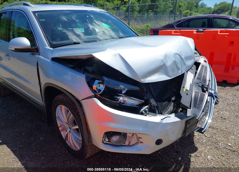 2015 VOLKSWAGEN TIGUAN SE VIN: WVGBV7AX6FW564381