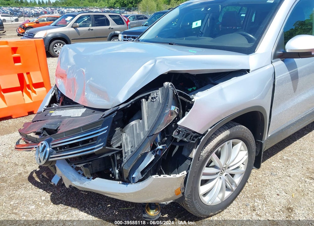 2015 VOLKSWAGEN TIGUAN SE VIN: WVGBV7AX6FW564381