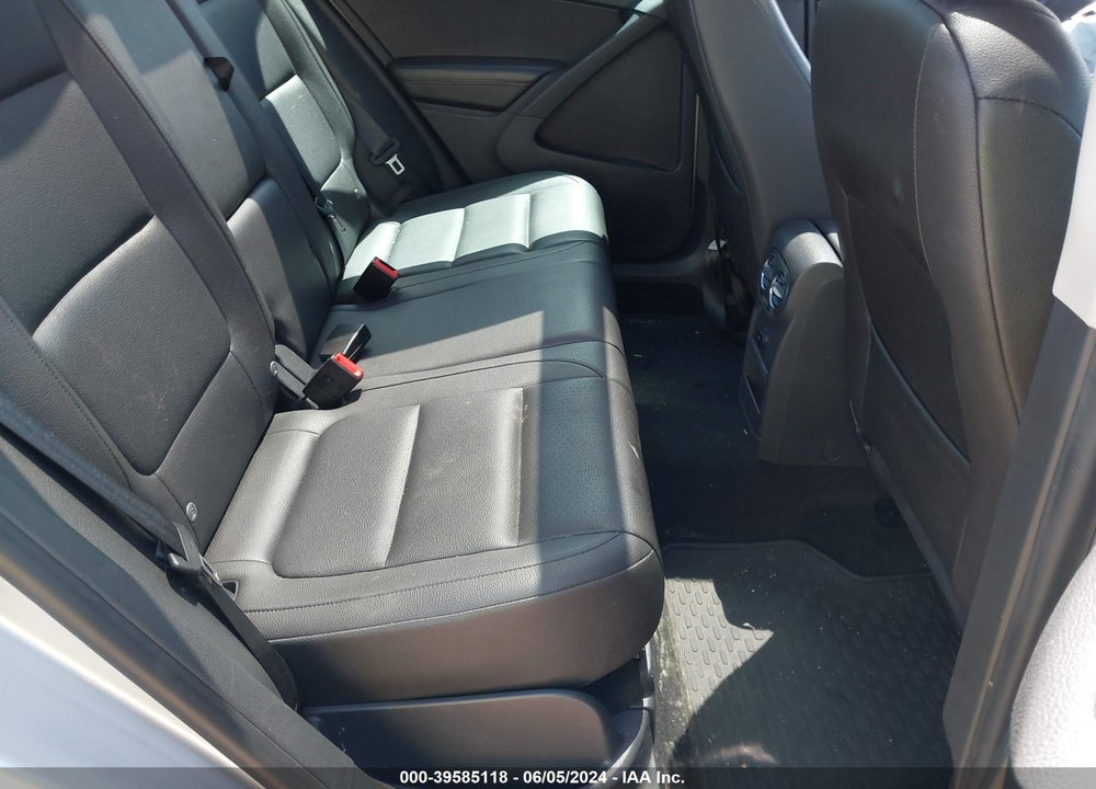 2015 VOLKSWAGEN TIGUAN SE VIN: WVGBV7AX6FW564381