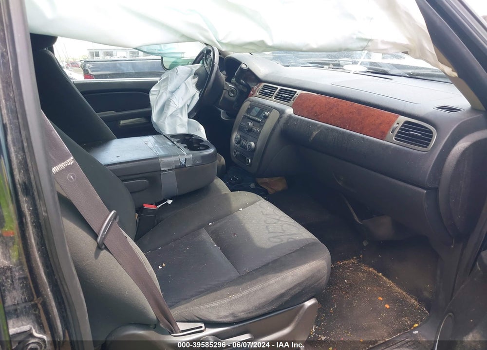 2012 GMC YUKON SLE VIN: 1GKS2AE01CR220527