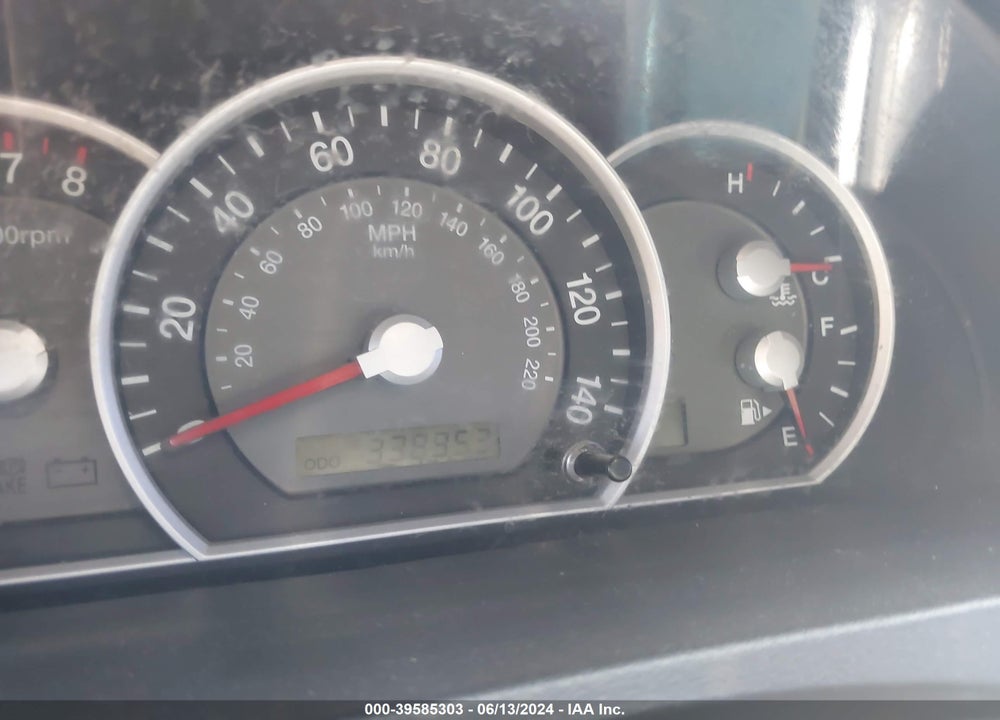 2008 KIA SORENTO LX VIN: KNDJC735285769982