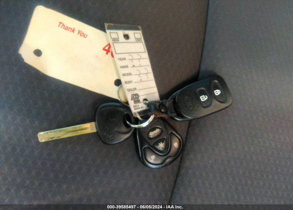 2013 KIA SORENTO LX VIN: 5XYKTDA62DG407389