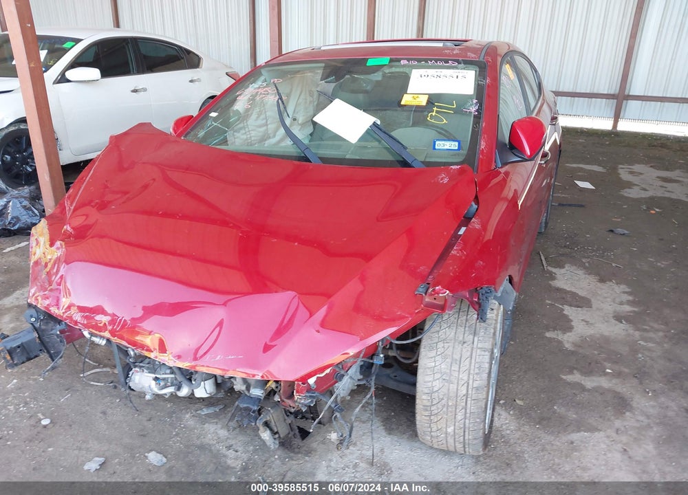 2017 HYUNDAI ELANTRA LIMITED VIN: KMHD84LFXHU127369