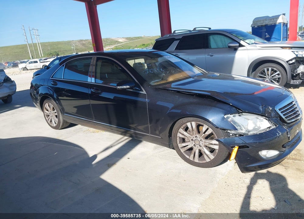 2009 MERCEDES-BENZ S 550 VIN: WDDNG71X69A266786