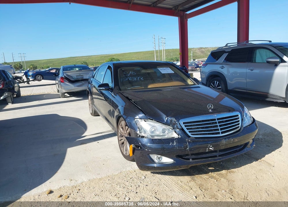 2009 MERCEDES-BENZ S 550 VIN: WDDNG71X69A266786