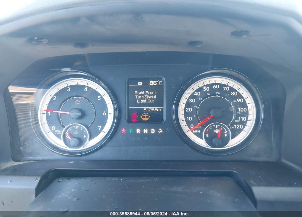 2018 RAM 1500 TRADESMAN REGULAR CAB 4X2 8' BOX VIN: 3C6JR6DGXJG167104