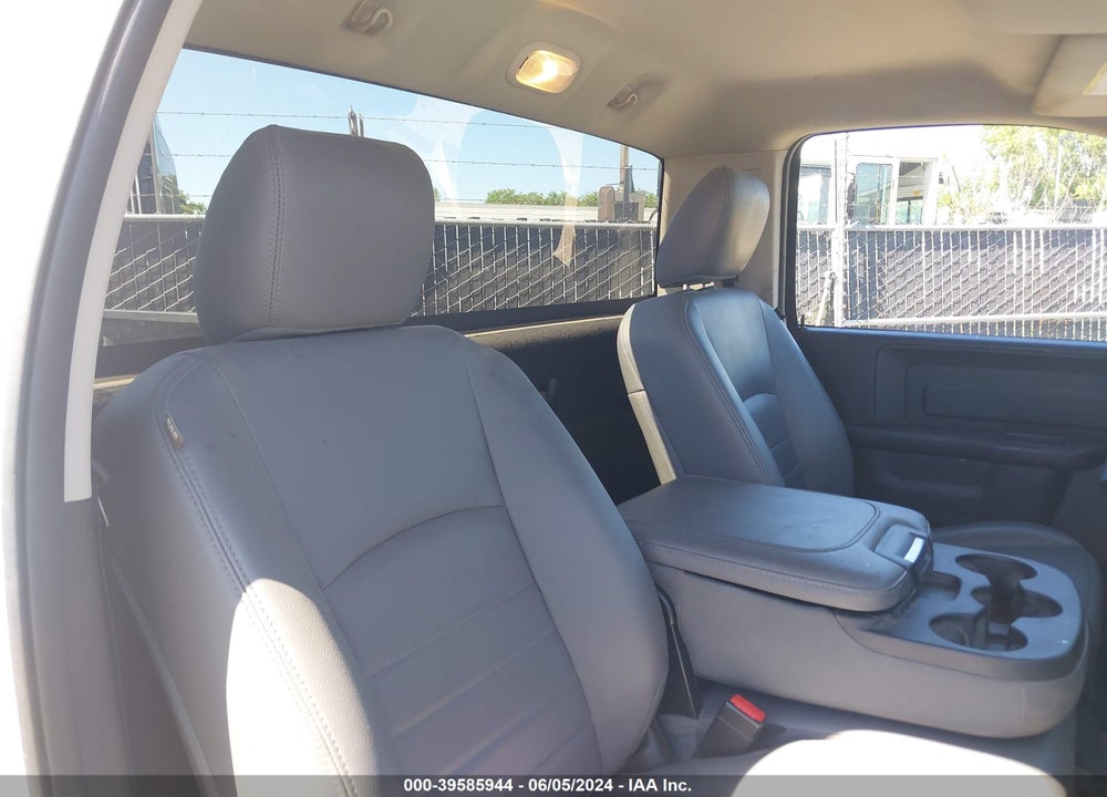 2018 RAM 1500 TRADESMAN REGULAR CAB 4X2 8' BOX VIN: 3C6JR6DGXJG167104