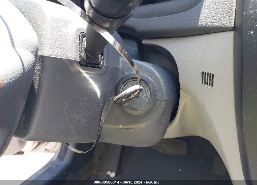 2009 KIA SPECTRA LX VIN: KNAFE222395639654