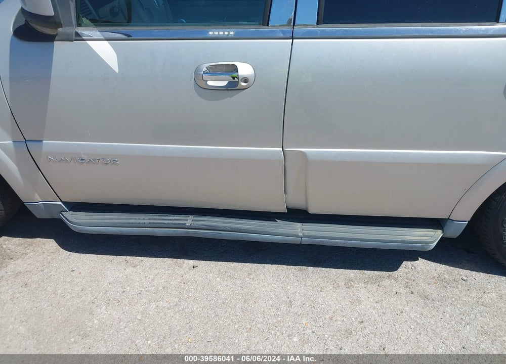 2006 LINCOLN NAVIGATOR LUXURY/ULTIMATE VIN: 5LMFU28546LJ15257