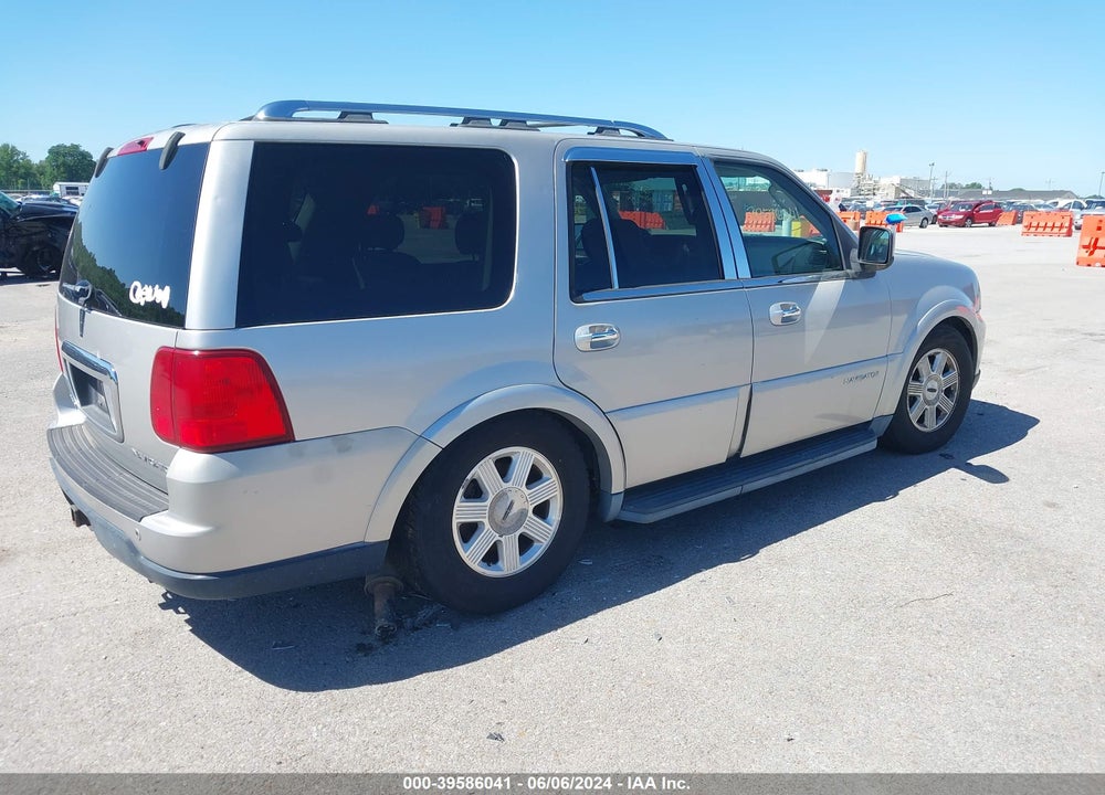 2006 LINCOLN NAVIGATOR LUXURY/ULTIMATE VIN: 5LMFU28546LJ15257