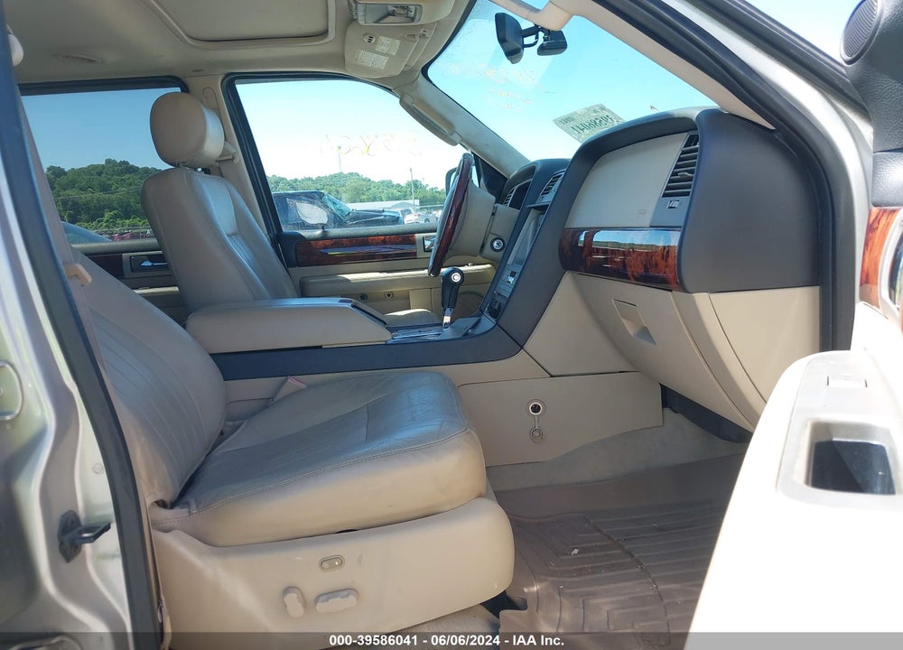 2006 LINCOLN NAVIGATOR LUXURY/ULTIMATE VIN: 5LMFU28546LJ15257