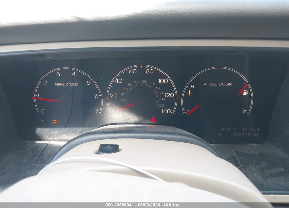 2006 LINCOLN NAVIGATOR LUXURY/ULTIMATE VIN: 5LMFU28546LJ15257
