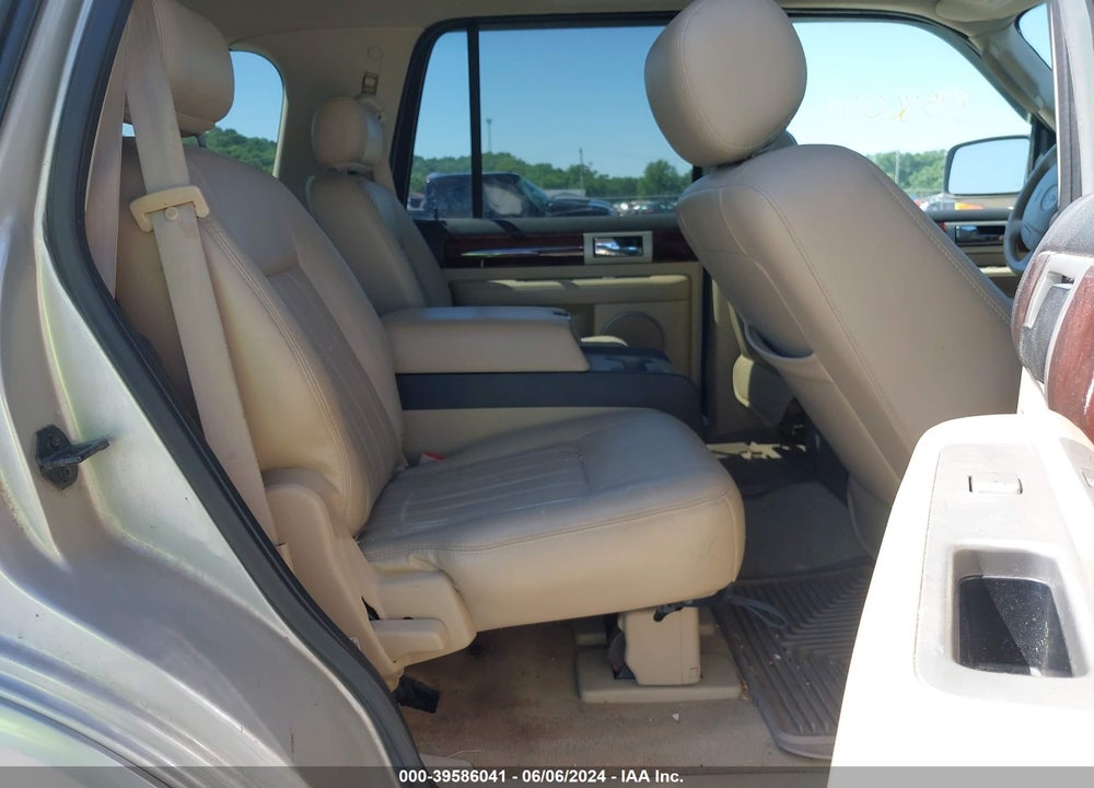 2006 LINCOLN NAVIGATOR LUXURY/ULTIMATE VIN: 5LMFU28546LJ15257
