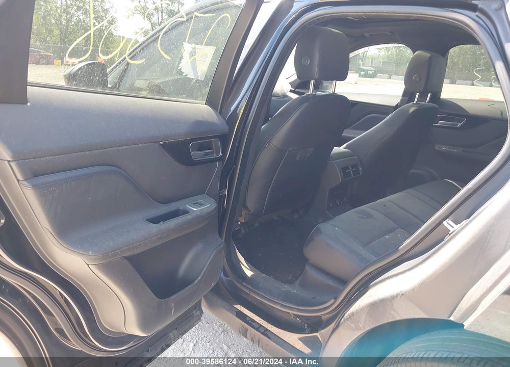 2018 JAGUAR F-PACE 25T PREMIUM VIN: SADCJ2FX1JA275368