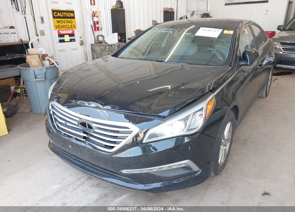 2015 HYUNDAI SONATA SE VIN: 5NPE24AF4FH201812