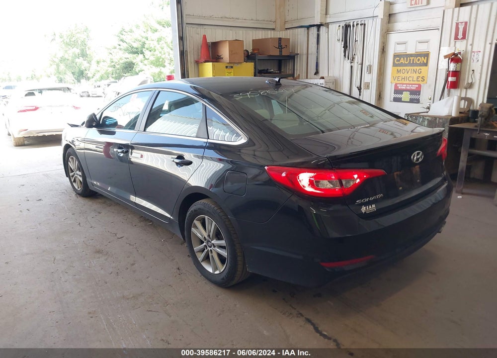 2015 HYUNDAI SONATA SE VIN: 5NPE24AF4FH201812