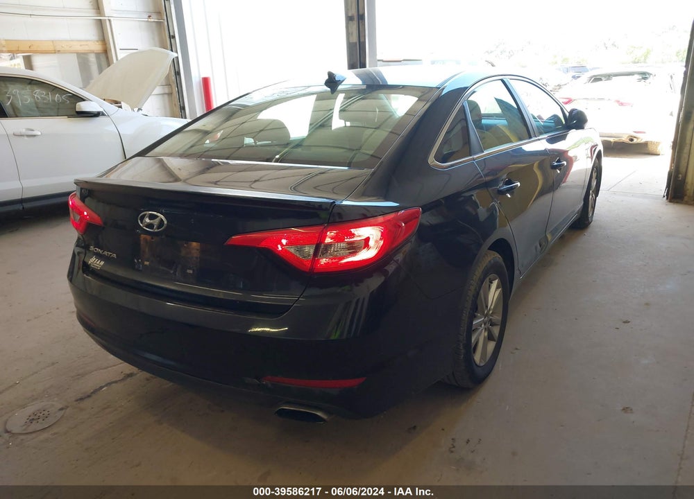 2015 HYUNDAI SONATA SE VIN: 5NPE24AF4FH201812
