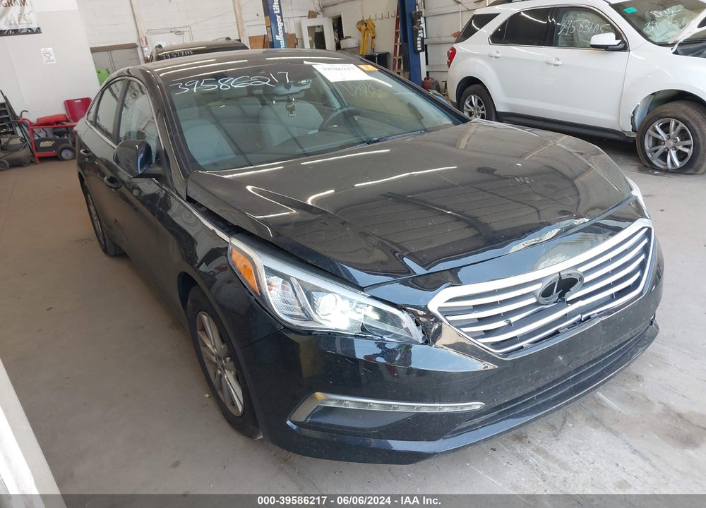 2015 HYUNDAI SONATA SE VIN: 5NPE24AF4FH201812