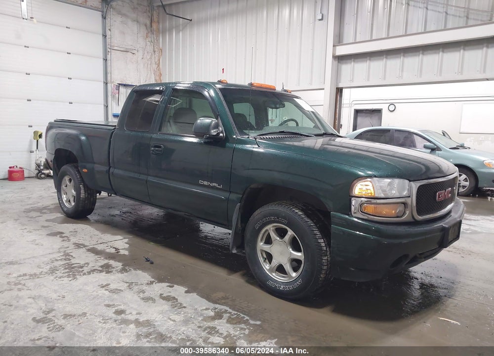 2002 GMC SIERRA 1500 DENALI VIN: 2GTFK69U721361343