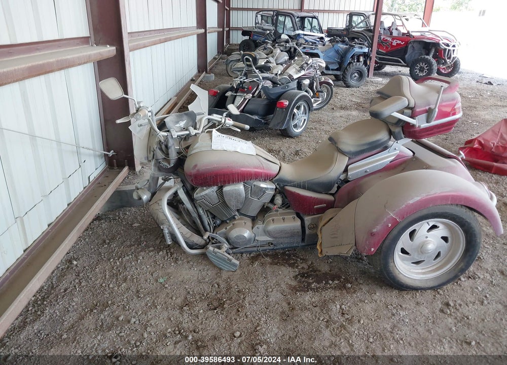 2005 HONDA VTX1800 F3 VIN: 1HFSC46G85A304017