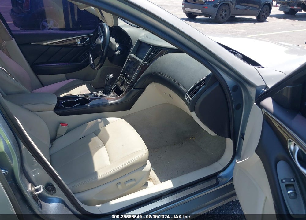 2018 INFINITI Q50 3.0T LUXE VIN: JN1EV7AP3JM351851