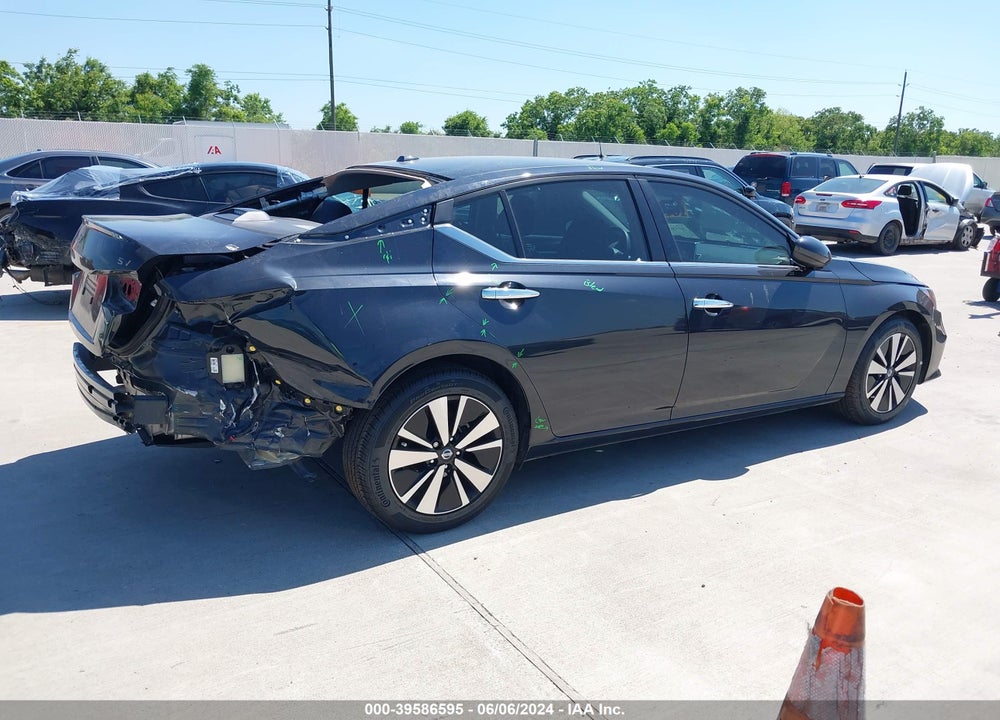 2022 NISSAN ALTIMA SV FWD VIN: 1N4BL4DV8NN408985