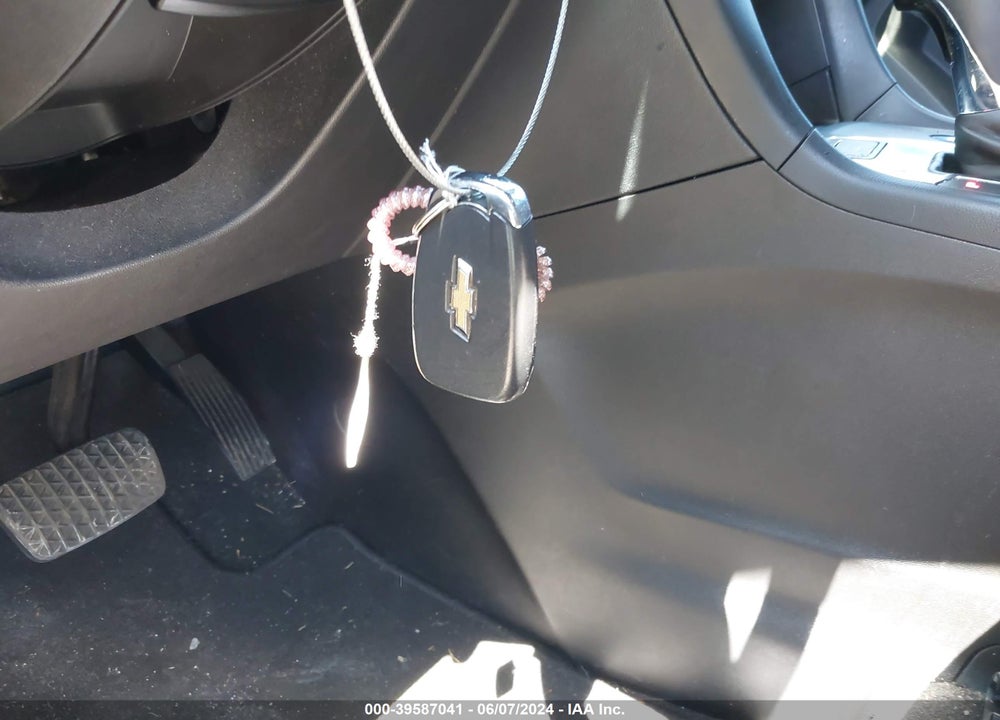2018 CHEVROLET EQUINOX LT VIN: 2GNAXKEX2J6226686