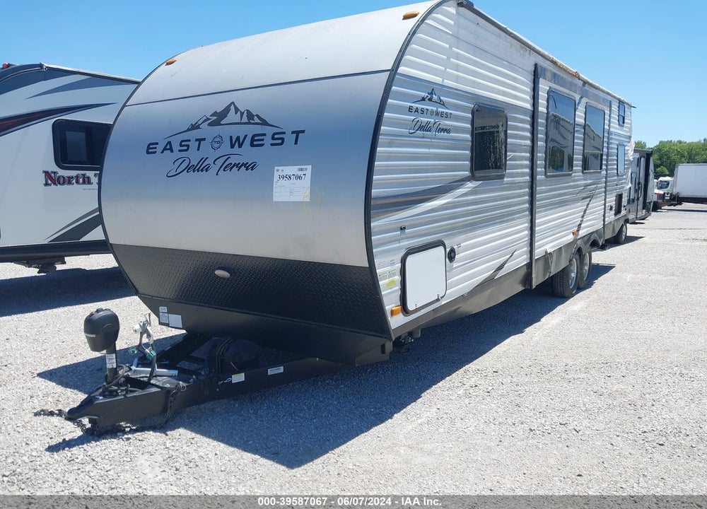 2021 FOREST RIVER EAST WEST DELLA TERRA TRAVEL TRAILER VIN: 5ZT2DESB1M9006866