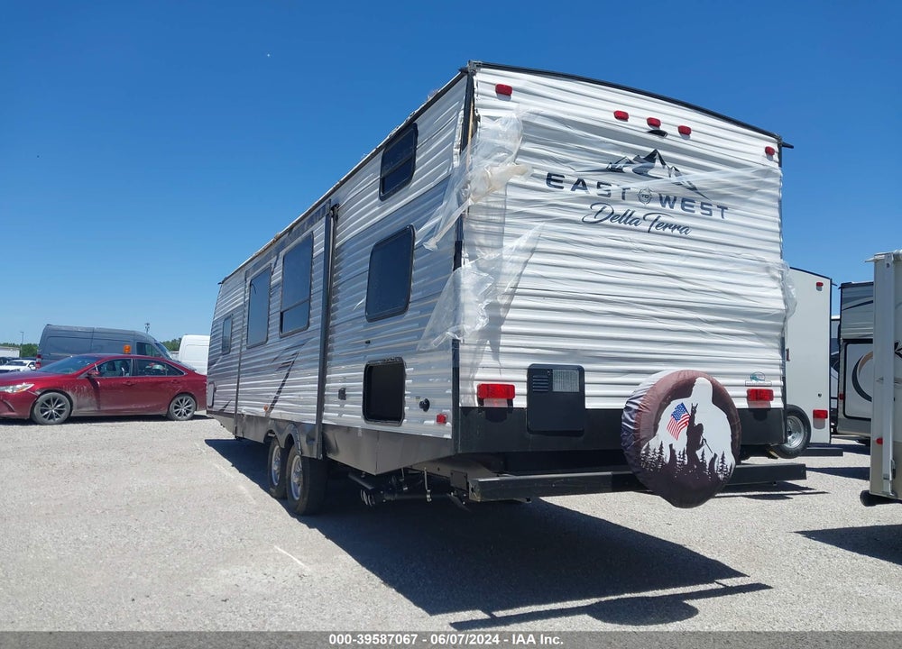 2021 FOREST RIVER EAST WEST DELLA TERRA TRAVEL TRAILER VIN: 5ZT2DESB1M9006866