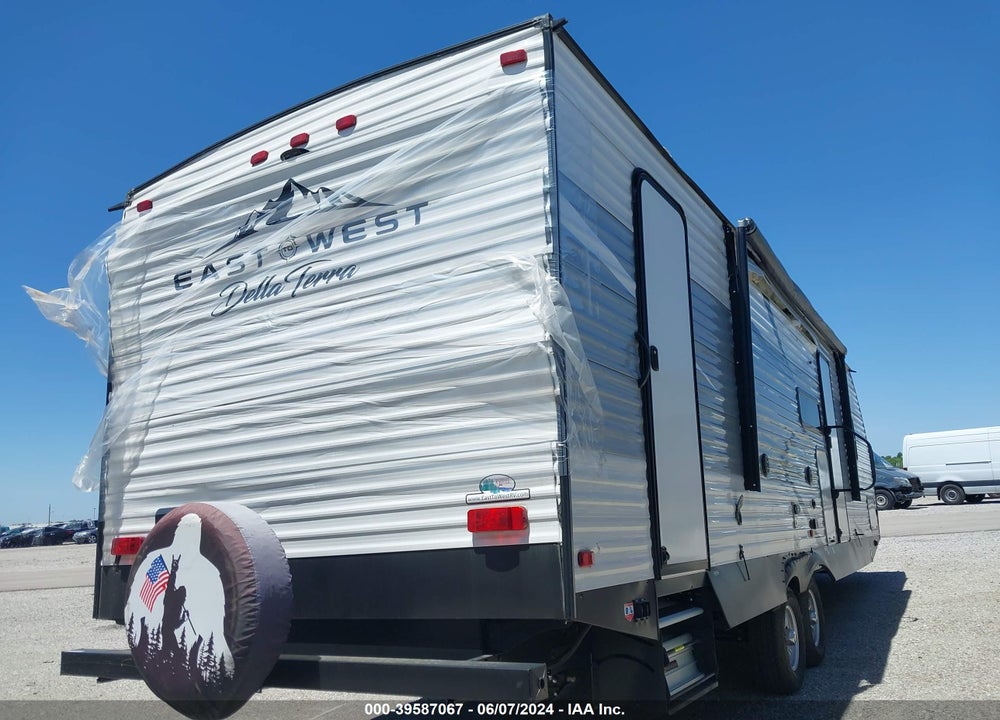 2021 FOREST RIVER EAST WEST DELLA TERRA TRAVEL TRAILER VIN: 5ZT2DESB1M9006866