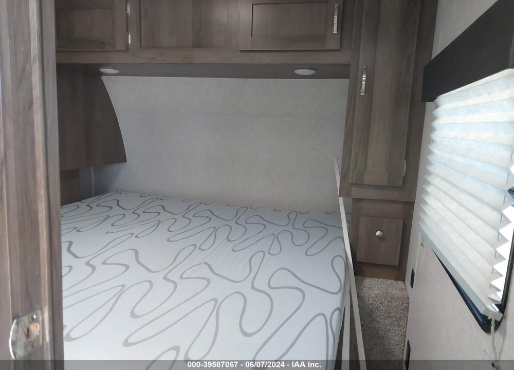 2021 FOREST RIVER EAST WEST DELLA TERRA TRAVEL TRAILER VIN: 5ZT2DESB1M9006866