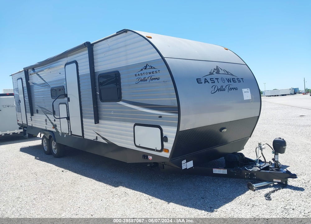 2021 FOREST RIVER EAST WEST DELLA TERRA TRAVEL TRAILER VIN: 5ZT2DESB1M9006866