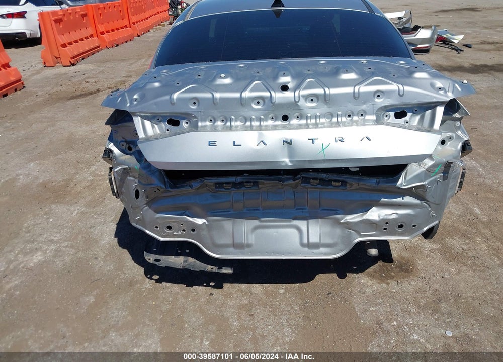 2022 HYUNDAI ELANTRA SEL VIN: 5NPLS4AG7NH057431