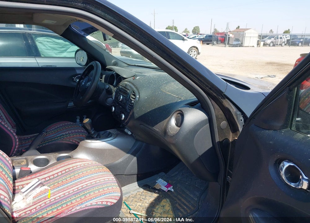 2011 NISSAN JUKE SV VIN: JN8AF5MR4BT013493