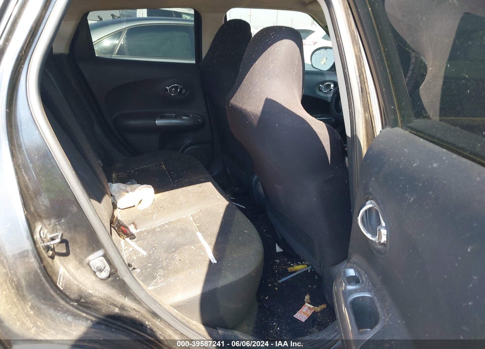 2011 NISSAN JUKE SV VIN: JN8AF5MR4BT013493
