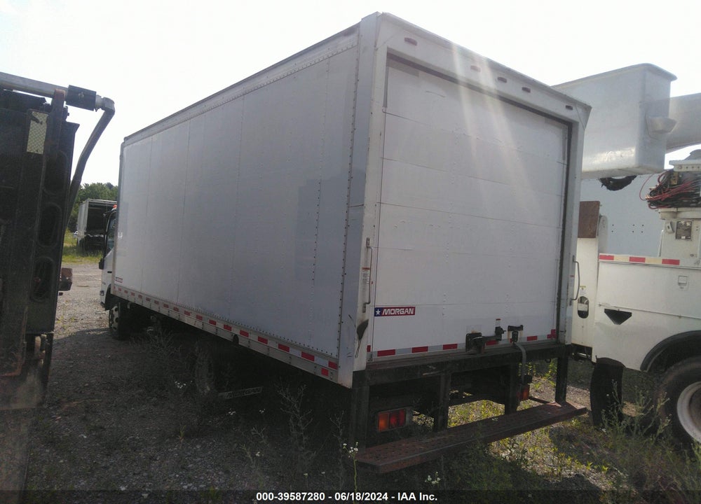 2016 ISUZU NPR DSL REG AT VIN: JALB4W178G7F01068