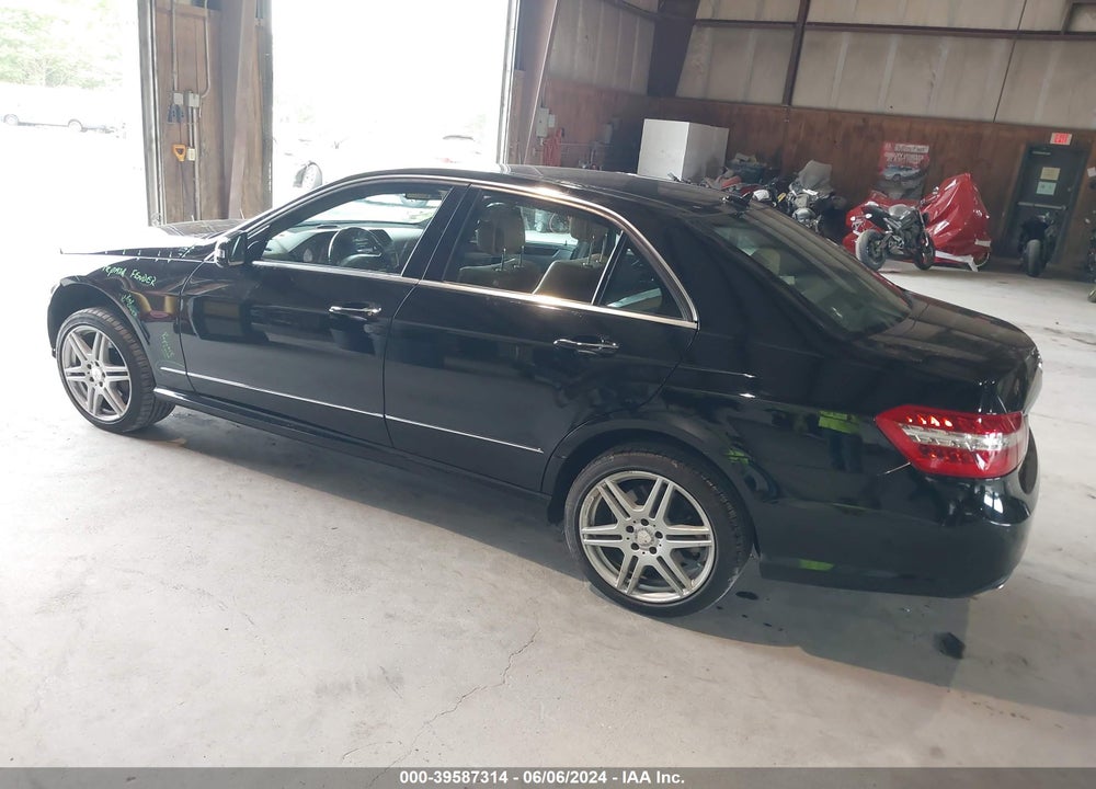 2010 MERCEDES-BENZ E 550 4MATIC VIN: WDDHF9AB1AA217130