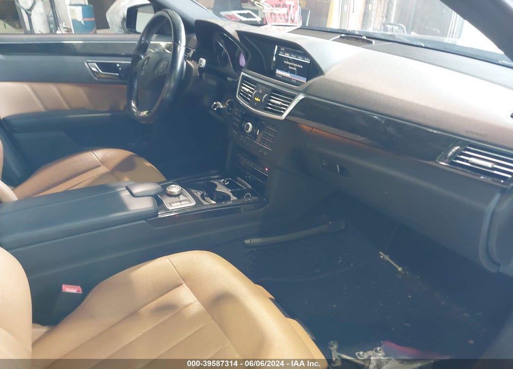 2010 MERCEDES-BENZ E 550 4MATIC VIN: WDDHF9AB1AA217130