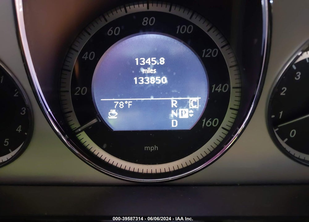 2010 MERCEDES-BENZ E 550 4MATIC VIN: WDDHF9AB1AA217130